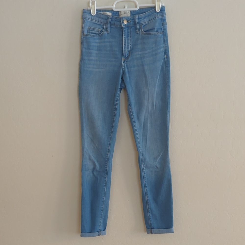Universal Thread High Rise Skinny Denim Jean Light Blue - Size 00/24